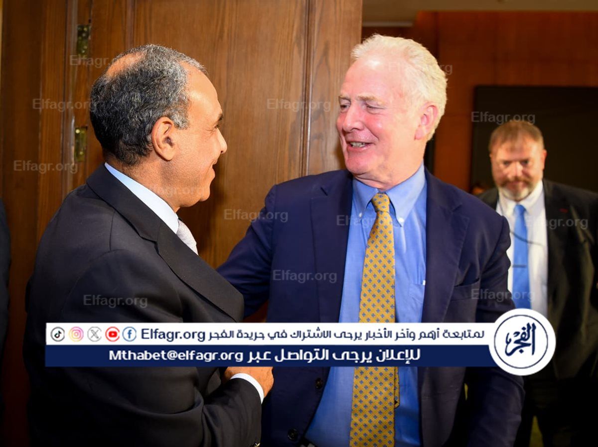 وزير الخارجية مع عضو مجلس الشيوخ الأمريكي 