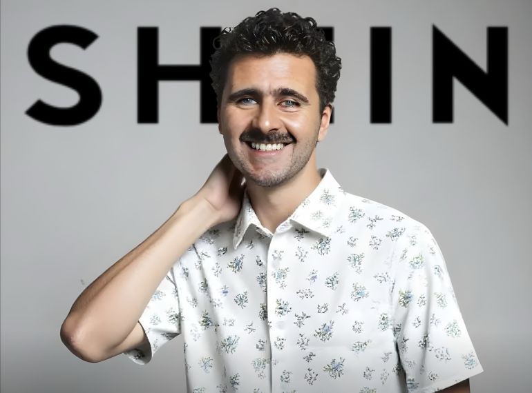 صورة تداولها ناشطون قالوا إنها تظهر شبيها للرئيس السوري المخلوع بشار الأسد في حملة ترويجية لعرض أزياء بموقع شركة 