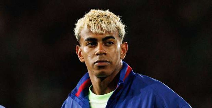 لامين يامال يثير أزمة بين هانز فليك ومنتخب إسبانيا