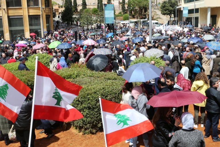 بين البطالة والهجرة.. هكذا يعيش الشباب اللبناني! | الجزيرة نت
