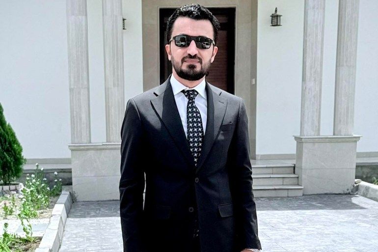 النائب عن محافظة البصرة مضطفى سند حسابه الشخصي