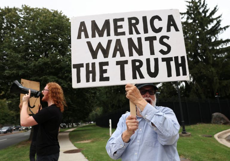 Protesters call for the release of the Epstein files while awaiting the arrival of Trump administration officials who are expected to discuss strategy amid the deepening political crisis over the administration’s handling of files related to convicted sex offender Jeffrey Epstein, at the U.S. Naval Observatory, Vice President JD Vance’s official residence, in Washington, D.C., U.S., August 6, 2025. REUTERS/Kevin Lamarque