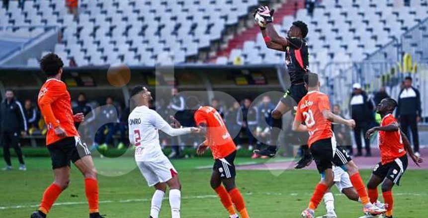 شوط أول سلبي بين الزمالك وفاركو في الدوري شوط أول سلبي بين الزمالك وفاركو في الدوري