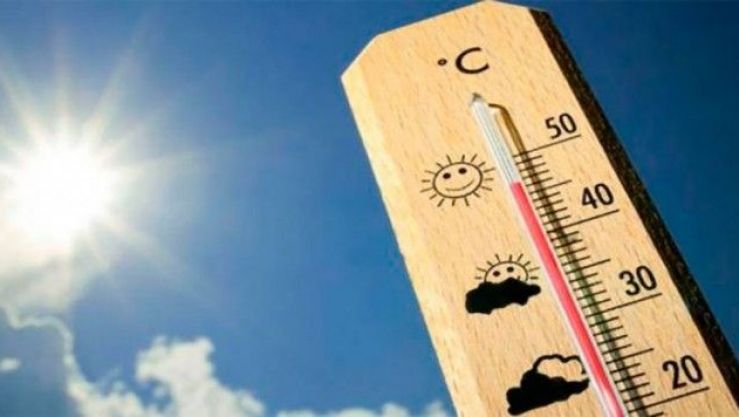 طقس اليوم يشهد تحسن نسبي مع استمرار الرطوبة وارتفاع الأمواج