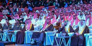 نائب أمير عسير يشرف حفل تخريج 6000 خريج من المنشآت التدريبية بالمنطقة - زاجل الإخباري