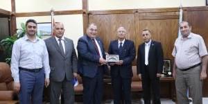 جامعة الزرقاء تعقد محاضرة بعنوان "النقوش والشواهد الأثرية مصدر لكتابة التاريخ" - زاجل الإخباري
