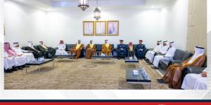 محافظ الجنوبية يلتقي بعدد من أهالي منطقة الزلاق تعزيزاً للتواصل الميداني وبحث احتياجاتهم في مختلف المجالات - زاجل الإخباري