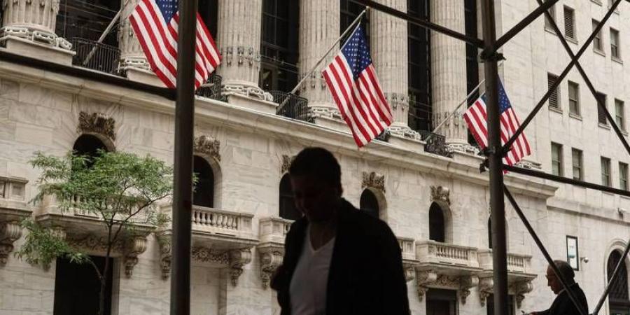المخاوف بشأن أسعار الفائدة تضغط على «وول ستريت»… و «داو جونز» يخسر 300 نقطة - زاجل الإخباري