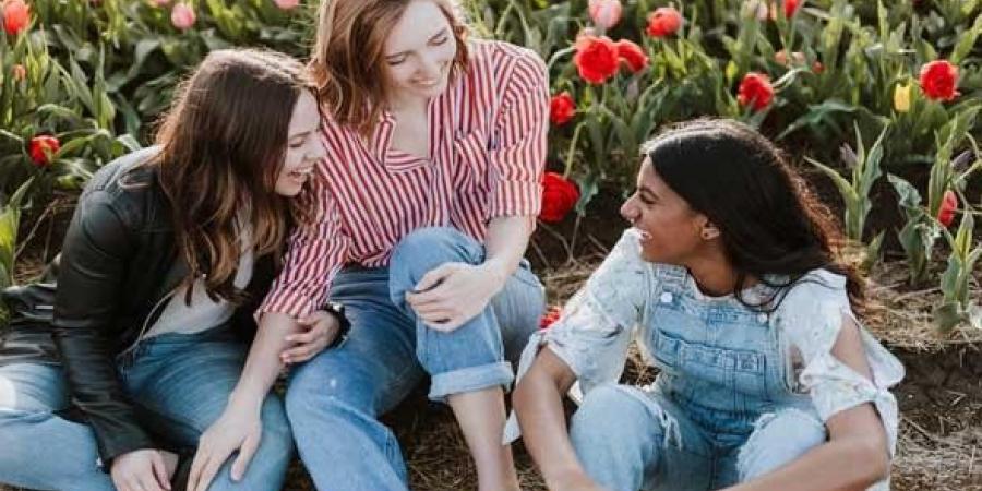 أزمات الفتيات في سن المراهقة بين الضيق النفسي وحلول الأهل الحكيمة - زاجل الإخباري