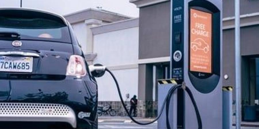 ربع سيارات العالم كهربائية فى 2025... والطلب يواصل التحليق رغم التحديات - زاجل الإخباري
