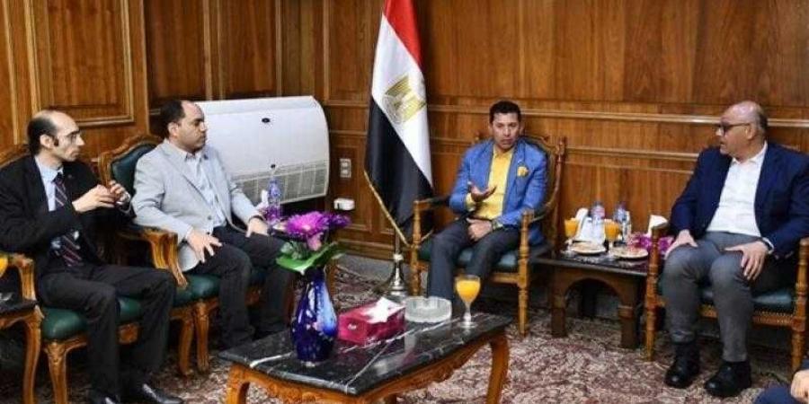 وزير الشباب والرياضة ومحافظ القليوبية يجتمعان مع نواب البرلمان لبحث تطوير القطاع بالمحافظة - زاجل الإخباري