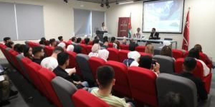 "الشرق الأوسط" تضع طلبتها أمام تجربة صحفية تقنية - زاجل الإخباري