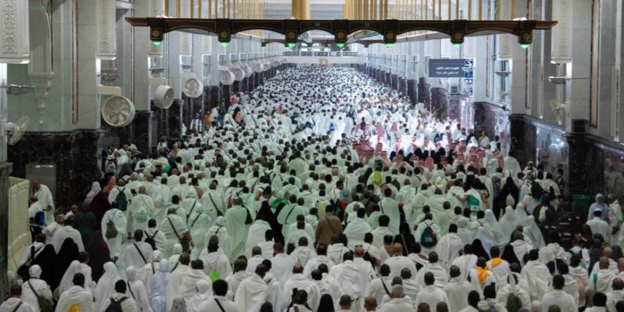 في أجواء إيمانية.. حجاج بيت الله الحرام يؤدون طواف الإفاضة "فيديو وصور " - زاجل الإخباري