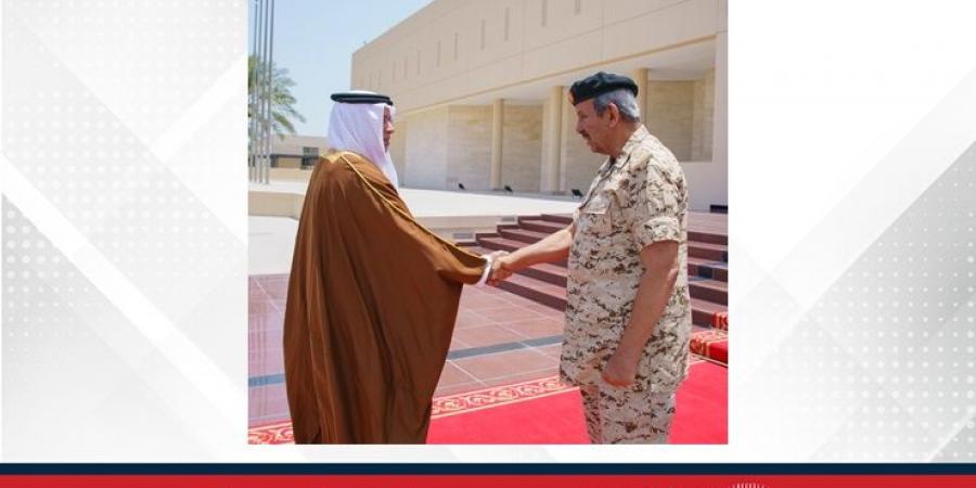 سمو ولي العهد نائب القائد الأعلى للقوات المسلحة رئيس مجلس الوزراء: المستويات المشرفة والقدرات المتقدمة التي وصلت إليها أسلحة ووحدات قوة دفاع البحرين هي نتاجٌ للجهود الحثيثة والدؤوبة لمنتسبيها المخلصين في أداء واجباتهم الوطنية بكفاءة واقتدار ومسؤولية - زاجل الإخباري