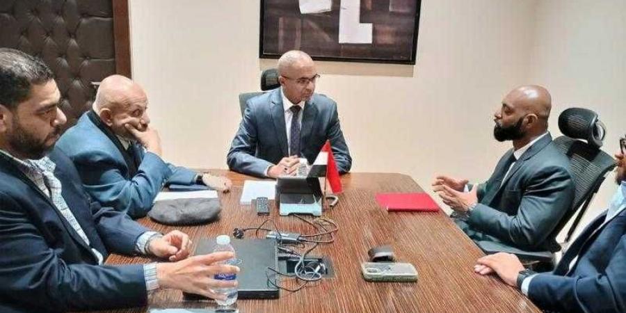 نائب وزير الإسكان يناقش مع مسئولي أحد التحالفات العالمية التصنيع المحلي للمهمات الكهروميكانيكية بمشروعات مياه الشرب والصرف الصحي - زاجل الإخباري