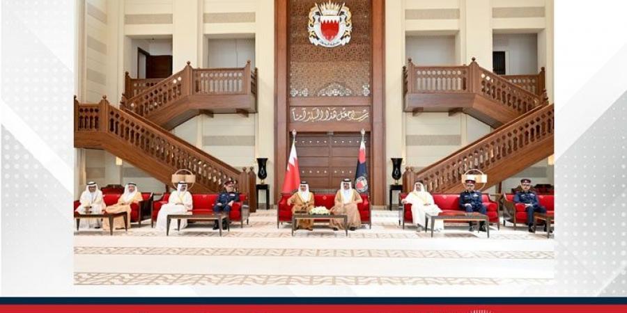 استقبل نائب وزير الداخلية ورئيس الأمن العام والمحافظين والمدراء العامين ... معالي وزير الداخلية : الأداء المهني المتميز لرجال الأمن ساهم في نجاح موسم عاشوراء - زاجل الإخباري
