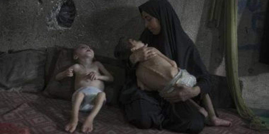 الحكومة الفلسطينية: مخططات التهجير مرفوضة وحماس مطالَبة بتسليم إدارة غزة للسلطة - زاجل الإخباري