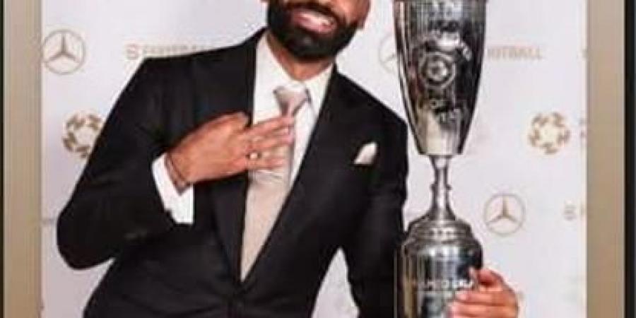 نجم ريال مدريد يهنئ صلاح بعد حصوله على أفضل لاعب في الدوري الإنجليزي - زاجل الإخباري