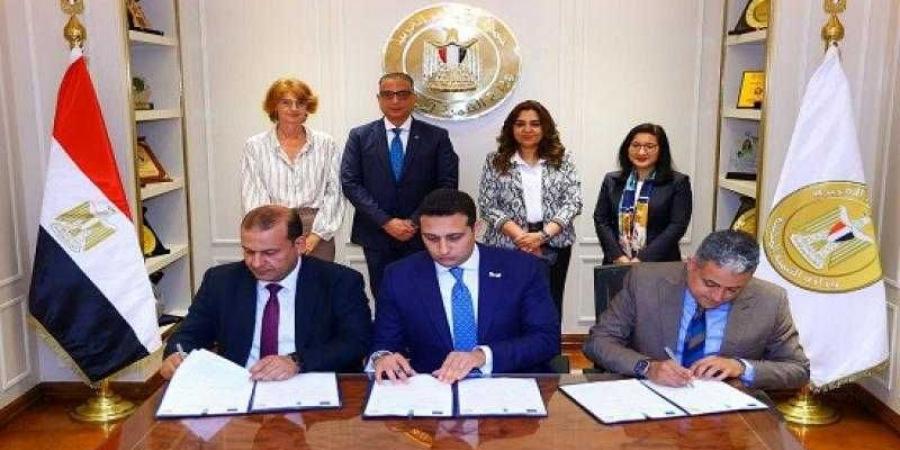 وزيرة التنمية المحلية ومحافظو الفيوم وبنى سويف والأقصر وأسوان يشهدون توقيع بروتوكولات تعاون - زاجل الإخباري
