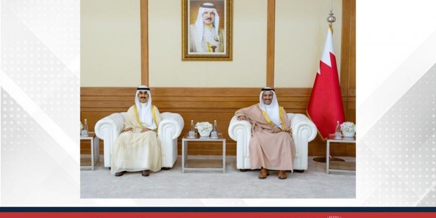 وزير الإعلام يستقبل سفير دولة الكويت لدى مملكة البحرين - زاجل الإخباري