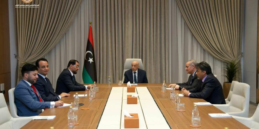بحضور محافظ المركزي.. رئيس البرلمان يؤكد دعمه لصندوق الإعمار ويطالب بمشاريعه في كافة أنحاء البلاد - زاجل الإخباري