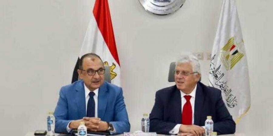 وزيرا التعليم العالي وقطاع الأعمال يبحثان تعزيز التعاون المشترك واستثمار الأصول - زاجل الإخباري