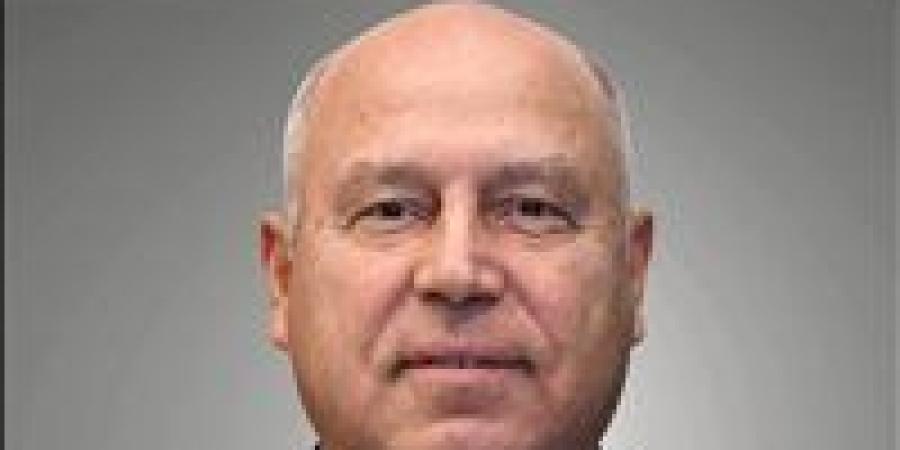 عاجل| كامل الوزير يوفي بوعده بإعادة تشغيل المصانع المتعثره.. يتصدي لهدم مصنع الحديد والصلب ويدرس تشغيله لأنتاج البليت.. ويدعم صناعة الزبيب بإنشاء منطفة صناعية متكاملة - زاجل الإخباري