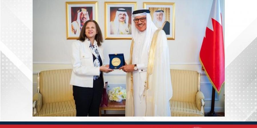 وزير الخارجية يستقبل القائم بأعمال سفارة الجمهورية اللبنانية لدى مملكة البحرين بمناسبة انتهاء فترة عملها - زاجل الإخباري
