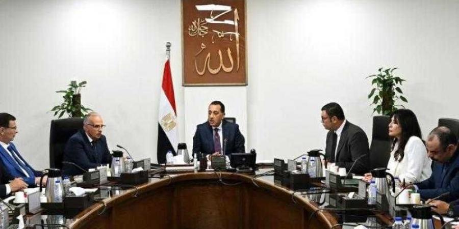 رئيس الوزراء يتابع مستجدات الموقف التنفيذي لمشروع ”الدلتا الجديدة” ورفع كفاءة استخدام الموارد المائية - زاجل الإخباري