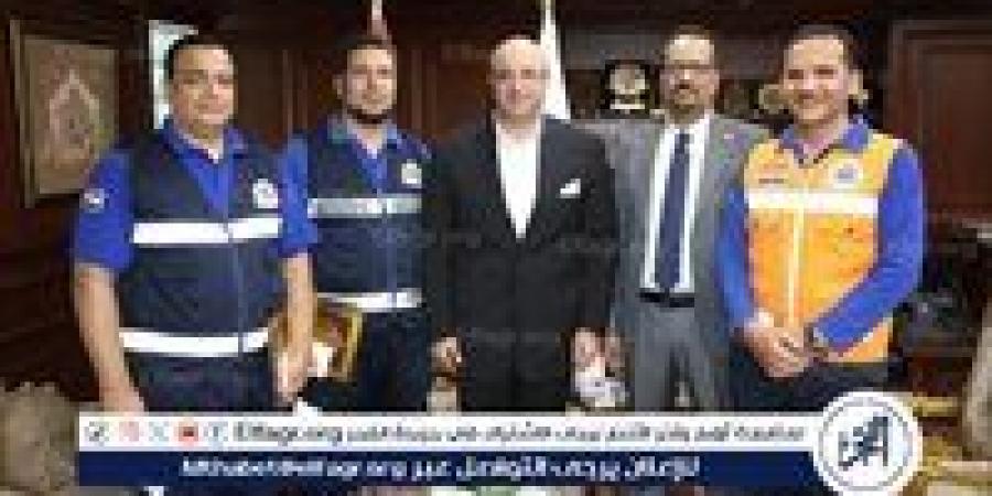 أعادا مبلغ 1,5 مليون جنيه..محافظ بني سويف مسعف وسائق بمرفق الإسعاف تقديرًا لأمانتهما - زاجل الإخباري