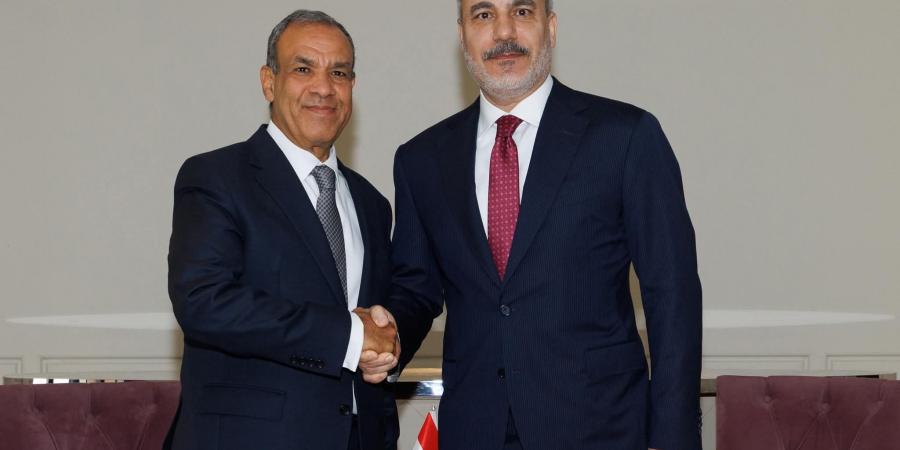 وزراء خارجية مصر وتركيا يبحثان الملف الليبي في جدة - زاجل الإخباري