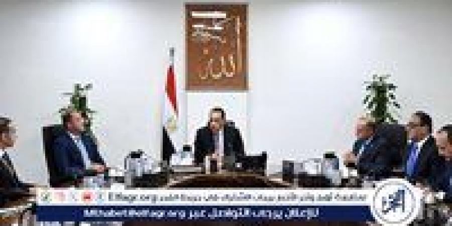 في أول يوم لرئيس البورصة الجديد.. مدبولي يؤكد دعم الحكومة الكامل لتطوير سوق المال وجذب الاستثمارات - زاجل الإخباري