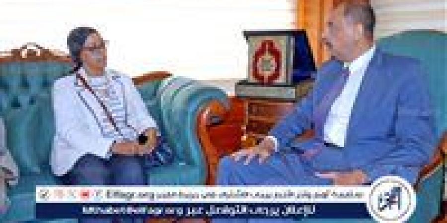 محافظ سوهاج: يستقبل مساعد وزير الاتصالات لبحث سبل ربط الشباب بسوق العمل - زاجل الإخباري
