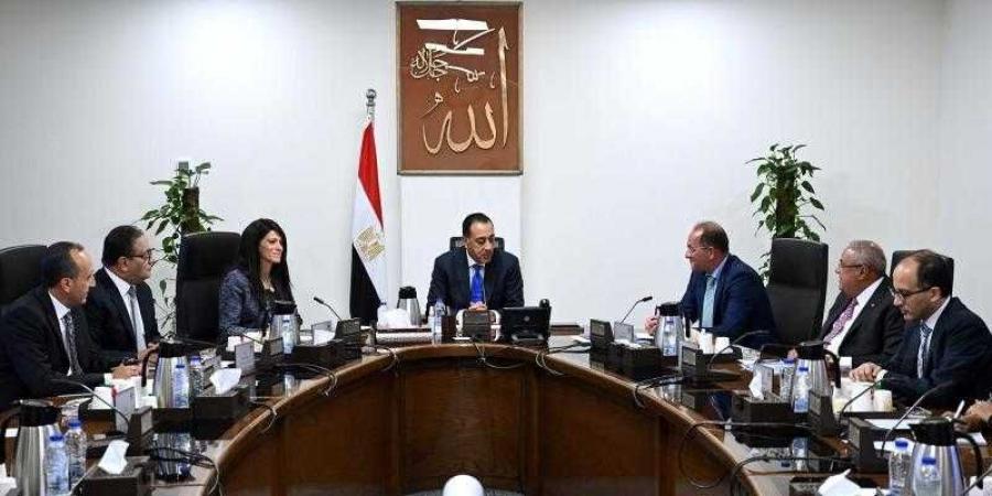 رئيس الوزراء يتابع آليات تنفيذ قانون تنظيم بعض الأحكام الخاصة بملكية الدولة في الشركات - زاجل الإخباري