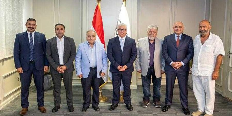 اقتصادية قناة السويس توقع مشروع ”مارينيرو- Mariniro” للملابس الجاهزة بالقنطرة غرب - زاجل الإخباري