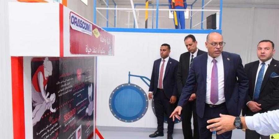 وزير العمل يزور موقع النحاس للمترو الجديد التابع لشركة اوراسكوم بالإسكندرية - زاجل الإخباري