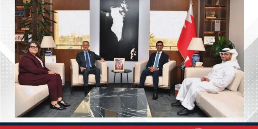 وزير شؤون البلديات والزراعة يستقبل سفير الولايات المتحدة الأمريكية لدى مملكة البحرين - زاجل الإخباري