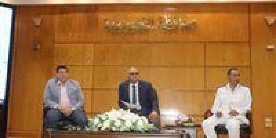 محافظ القليوبية يوجه بتكثيف العمل لإنهاء ملف تقنين الأراضي.. وتسهيلات للجادين - زاجل الإخباري