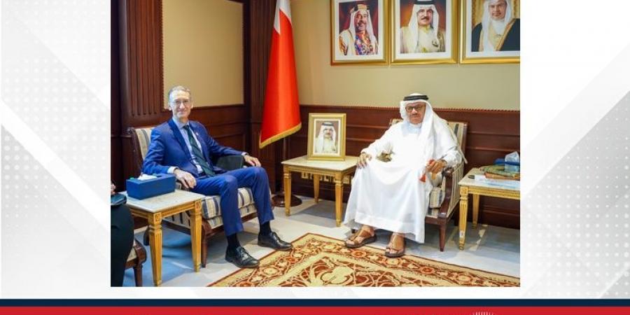 وزير الخارجية يستقبل سفير الولايات المتحدة الأمريكية لدى مملكة البحرين - زاجل الإخباري