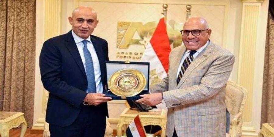رئيس الهيئة العربية للتصنيع ووزير التربية والتعليم يبحثان تعزيز التعاون - زاجل الإخباري