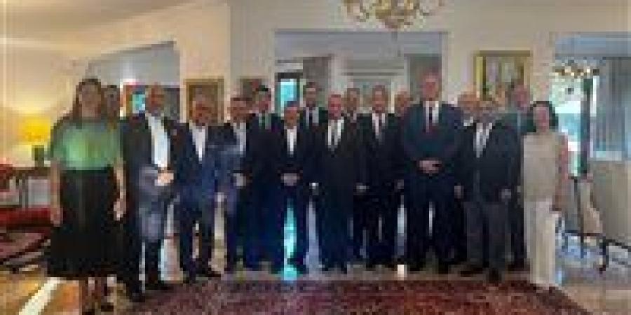 جلسة نقاش لوزير الخارجية مع كبار رجال الأعمال وقيادات غرفة التجارة في قبرص - زاجل الإخباري