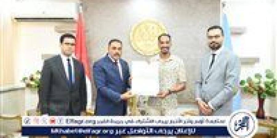 محافظ مطروح يكرم مديرية الصحة عقب حادث قطار الضبعة - زاجل الإخباري
