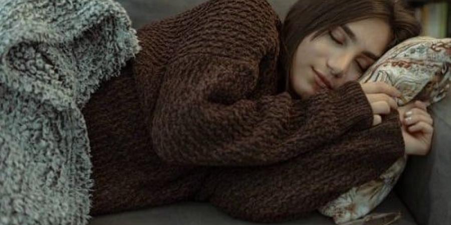 3 أبراج تفضل النوم لساعات طويلة.. برج الحوت يهرب به من المشاكل - زاجل الإخباري