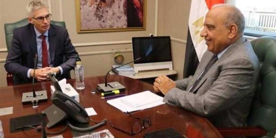 وزير الكهرباء يبحث مع شركة ”ABB” السويدية التعاون في مجالات رفع كفاءة الطاقة وتطوير وتحديث شبكات النقل - زاجل الإخباري