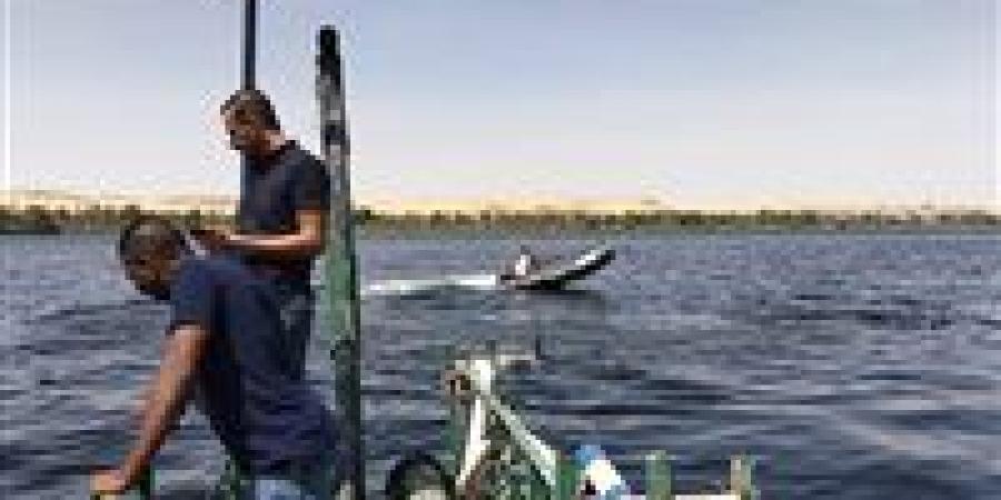 محافظ أسوان يتابع جهود تفتيت بقعة سولار بمجرى نهر النيل - زاجل الإخباري