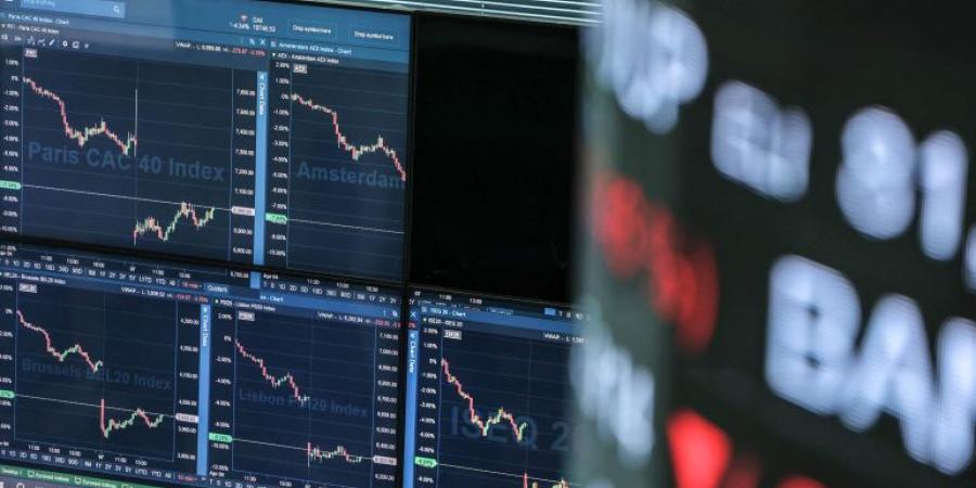 تباطؤ في الإنتاج الصناعي الفرنسي وسط اضطرابات سياسية وتجارية - زاجل الإخباري