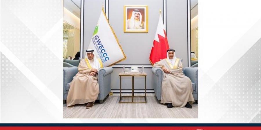 الشيخ خالد بن عبد الله يلتقي كبار المتحدثين والمشاركين في المؤتمر العالمي للمياه والطاقة وتغير المناخ - زاجل الإخباري
