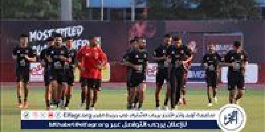 الأهلي يواصل تدريباته استعدادًا للقاء إنبي وتأهيل الثلاثي المصاب - زاجل الإخباري