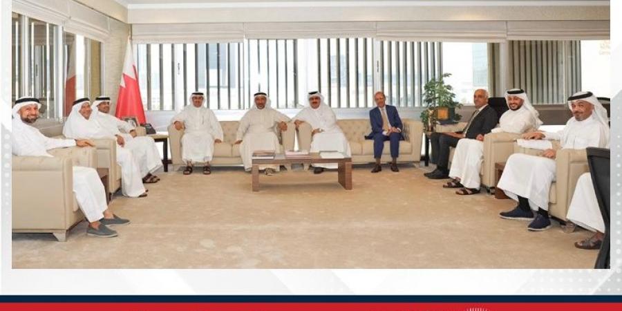 وزير العدل والشؤون الإسلامية والأوقاف يستقبل رئيس مجلس إدارة جمعية رجال الأعمال البحرينية - زاجل الإخباري