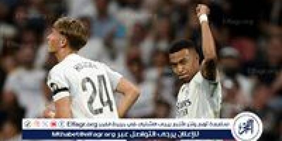 والدة مبابي تفضح باريس سان جيرمان - زاجل الإخباري